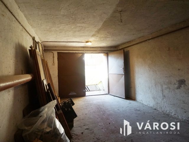 5 M Ft árcsökkenés! Napelemes családi ház Gyál központjában