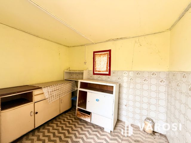 Balatoni panorámás, 2222 m²-es telek, felújítandó házzal