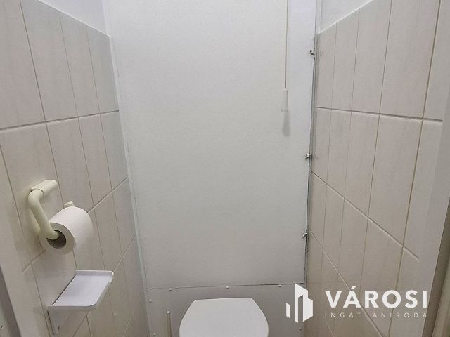Nyugodt, zöldövezeti környezet a Nyitra utcában