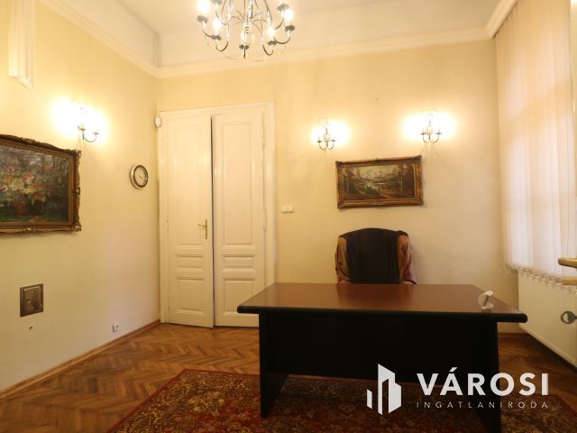 Belvárosi iroda,rendelő vagy lakás, kinek mi !