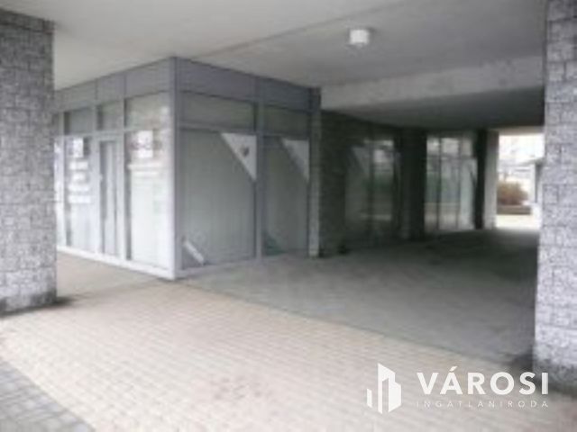 Újszerű, utcai bejáratos üzleth. a Honvéd Kórház közelében