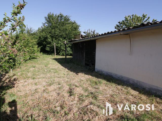 Kis ház keresi vállalkozó kedvű lakóját