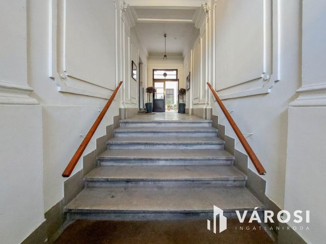Nyugati közeli, felújított, földszinti, 36 m2-es iroda kiadó