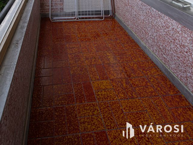 Azonnal költözhető felújított, Metró közeli lakás
