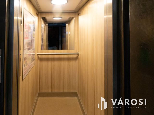 Azonnal költözhető felújított, Metró közeli lakás
