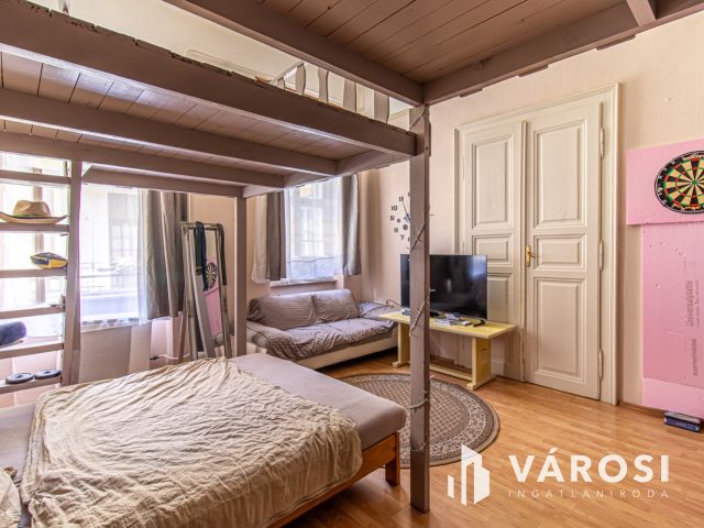 2 szobás (58 m²) költözhető állapotú lakás a Palotanegyedben