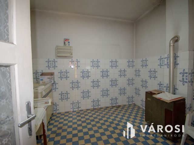 Győr-Szentivánon családi ház, dupla garázzsal