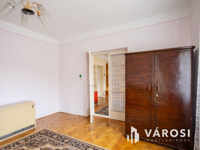 Jó állapotú vályogház Kisteleken eladó