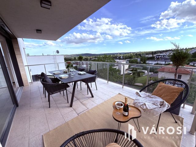 Penthouse lakás Madárhegyen!