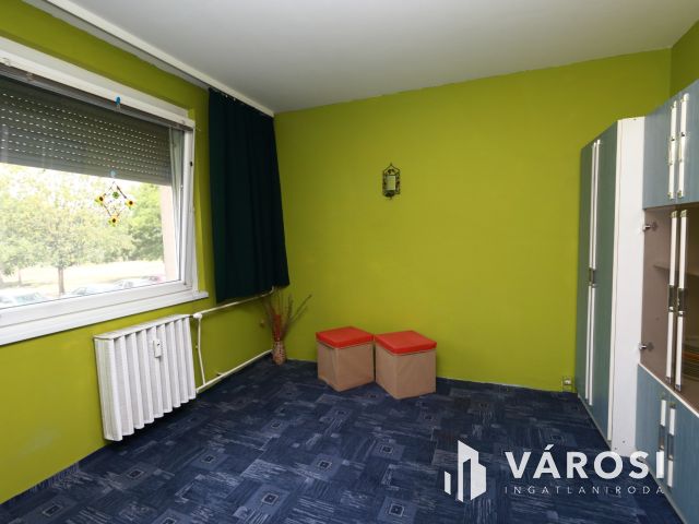 Első emeleti panel lakás eladó